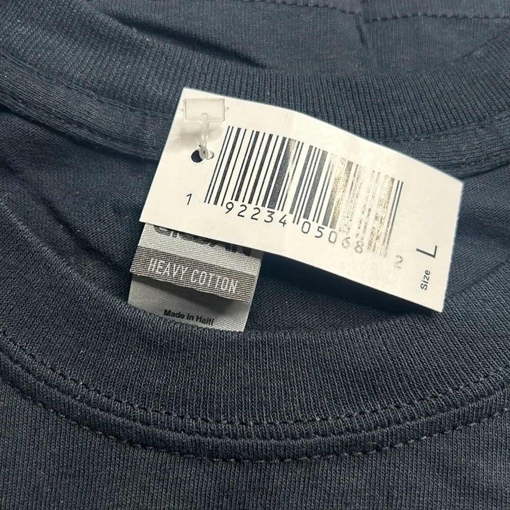 T-Shirt With Graphic Design - Picture 5 of 5